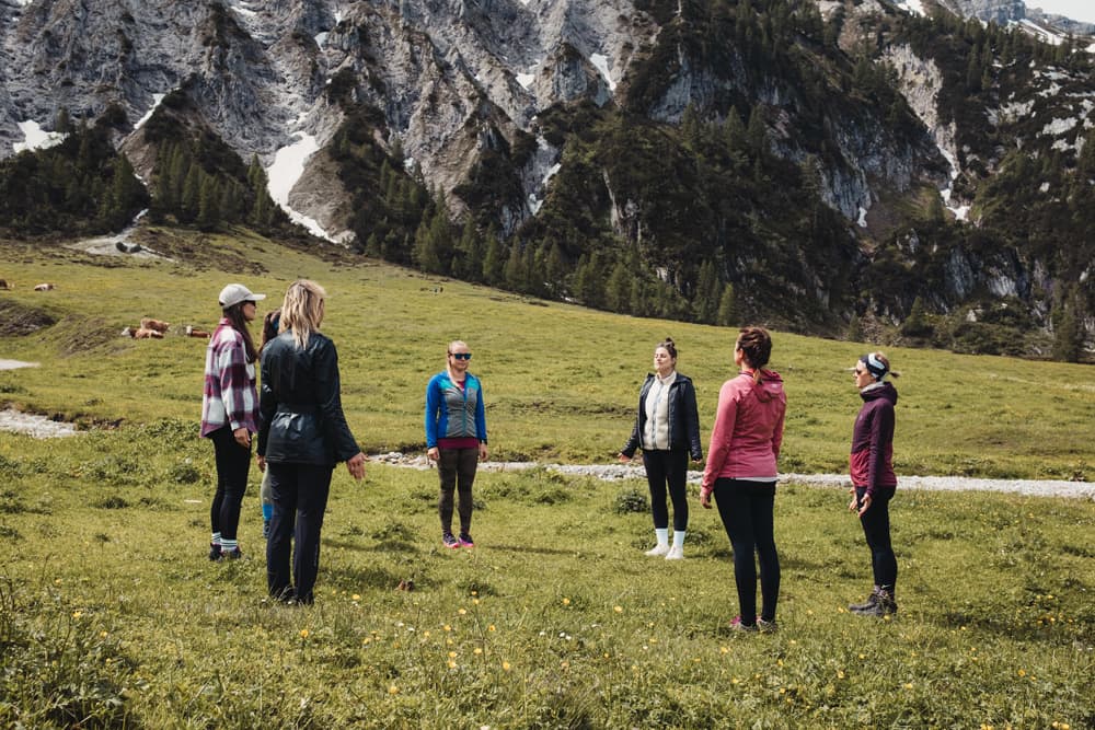 Bild von Yoga ausführung in den Bergen